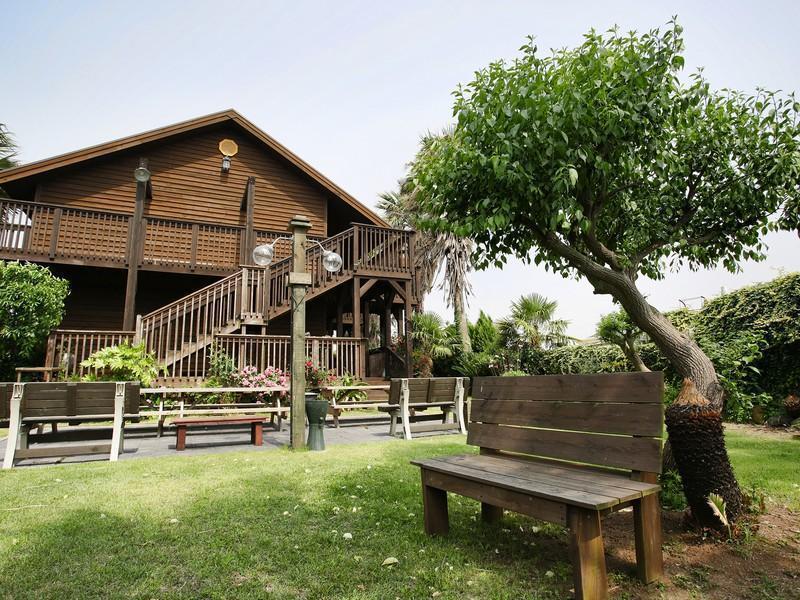 Namu Hyanggi Pension Jeju Exterior photo